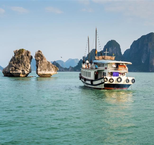 越南旅遊｜北越.下龍灣國賓號日遊船.最新河內威尼斯大世界六日｜升等兩晚河內五星.台中出發