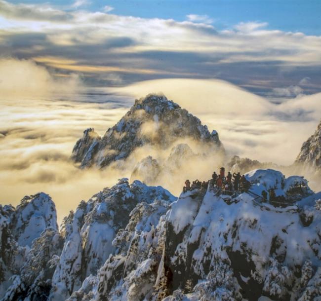 黃山旅遊│尊爵遊│深度黃山３晚、西海地軌纜車、梅峰千島湖、美食徽州８日遊｜三排椅、WiFi機、國際五星酒店