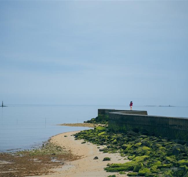 澎湖旅遊｜【2人成行►迷你團】漁翁島燈塔.外垵漁港.後寮天堂路.鯨魚洞.五星飯店三日｜高雄出發