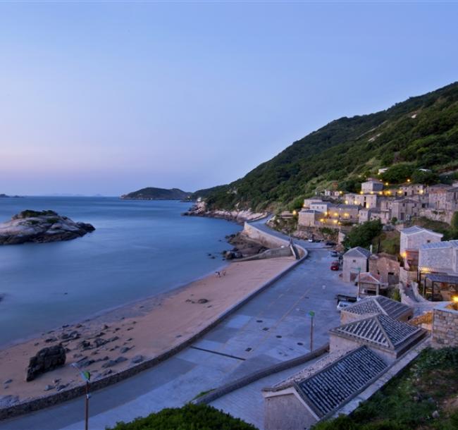 馬祖旅遊｜馬祖迎新春｜馬祖南北竿東西莒．北海坑道.芹壁.神祕小海灣.菜埔澳地質公園４日(除夕圍爐餐)