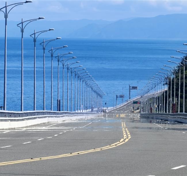 【台東旅遊．兩人成行】多良車站．櫻木平交道．華源海灣半日