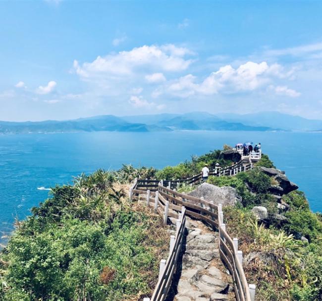 基隆｜38女王節｜360度島嶼海景祕境.基隆嶼燈塔.登島.繞島三合一.長榮含晚餐二日｜中部出發