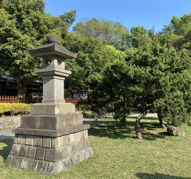 桃園旅遊｜古色古香昭和拾參神社、鶯歌老街、向陽農場、垂坤食品旗艦店一日｜台中出發