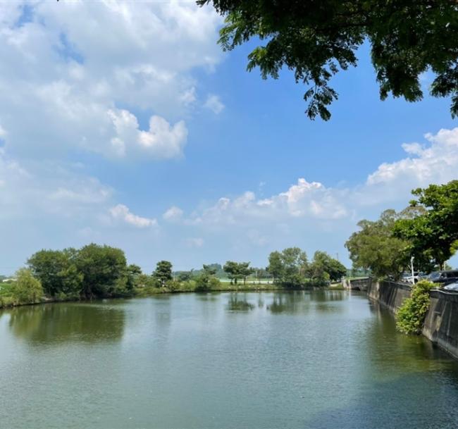 台南｜38女王節買一送一｜白河蓮花公園.小南海環湖步道.巴克禮阿勃勒.台糖長榮酒店含晚餐二日｜中部出發