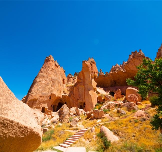 早鳥熱氣球》經典土耳其旅遊｜送1晚杜拜｜登雙觀景台、雙鄂圖曼小鎮、米推餐、6大世界文化遺產12日