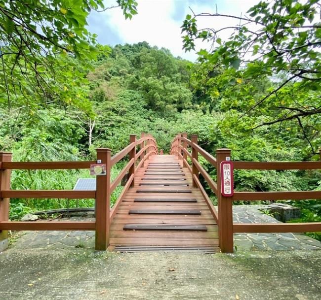 花蓮旅遊｜最高折3百｜撒固兒瀑布步道.瑞穗咖啡.濕地生態石煮鍋.池南森林三日｜台中出發