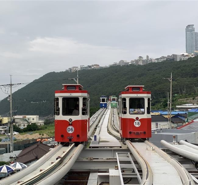 冬遊釜山｜季節限定採果樂.滑雪體驗.天空膠囊列車.樂天探索樂園.韓式汗蒸幕體驗(一站購物彩妝)五日