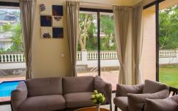 Greenwoods Ten by Vista Rooms