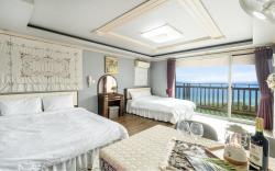 Ganghwa Badatgashimteo Pension