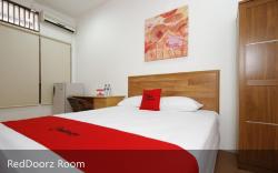 RedDoorz Plus near Plaza Indonesia