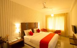 Hotel Vels Grand Inn