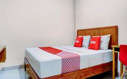 OYO 90629 The Home Srengseng
