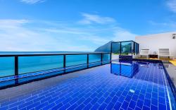 Geojae Roses Pension C