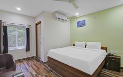 Hotel O SKS Grand Luxury Rooms near by Nagole x Road and Bandlaguda