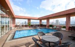 Record Hotel