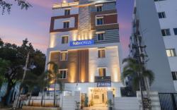 FabHotel Broholic - 200M from CARE Hospitals - Hitech City