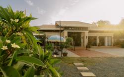 Marieli Suites