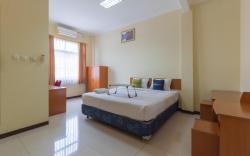 Urbanview Hotel Bartu Moh Toha Bandung by RedDoorz