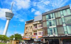 Riverbank Hotel by MRVJ BUSINESS