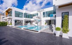 DOLLA Luxury PoolVilla Pattaya 8 Bedrooms