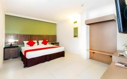 Crystal City Hotel