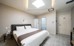 Gwangju Chungjangro Gold Brown Hotel