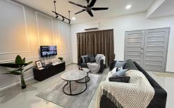 FunkyVila4 14Pax 4BR Near188Tower, ArtStreet, HTTA