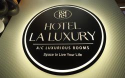 HOTEL LA LUXURY