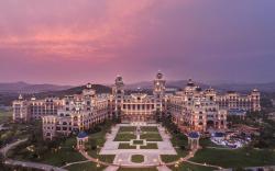 Hilton Dalian Golden Pebble Beach Resort