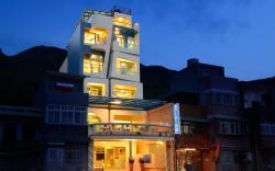 FishHome15 -NO ELEVATOR,Kids under 6 years old not allowed