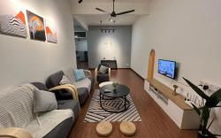 Cozy 10Pax 3BR Near TCempedak Beach, Netflix