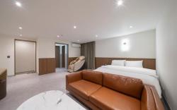 Incheon Bupyeong Lounge Seven