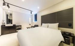 Pocheon Read You Drive-in Hotel