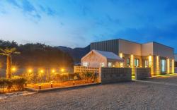 Goseong HooStay Caravan Pension