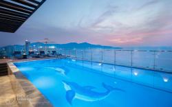 Sunny Ocean Hotel & Spa