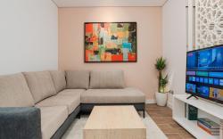 Trendy & Cozy 1 BR  Apartment in Almughrizat