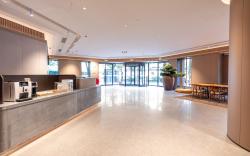 Ji Hotel Shanghai Xizang North Road Metro Station