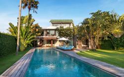 Villa Nedine 4BR Family Pool Haven, Echo Beach