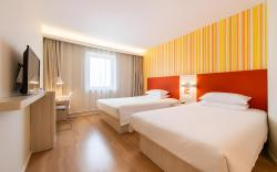 Home Inn Dalian Zhuanghe Times Square Qiansheng Department Store