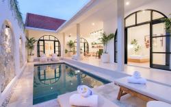 Rato residence Bali- 3BR Villa in Pererenan