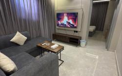 Stylish 1BR • Smart TV • Coffee Bar • Free Parking