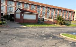 Coratel Inn & Suites by Jasper Santa Fe OKC