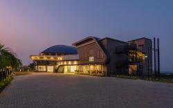 Royal Holidays & Stays
