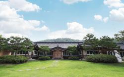 Hanokchon Sinseon Village Pension