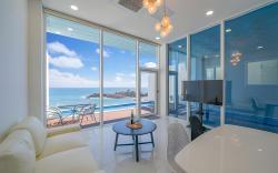 Yeongdeok Belmar Pool Villa