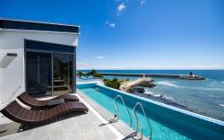 Ocean Cliff Pool Villa