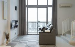 Simple & Spacious  2-Fl Apartment  @NEO SOHO