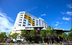 Sunday Near Jonker Street