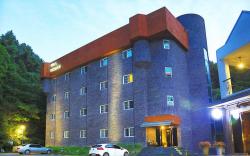 Pocheon Hill House
