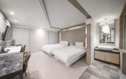 Daegu Seongseo Hotel May